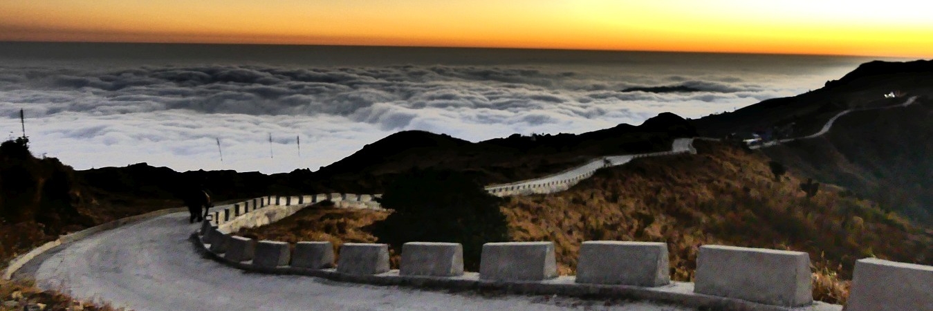 sandakphu trek, sandakphu trekking cost, sandakphu phalut trek